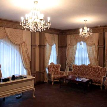Продам 3-поверховий будинок з унікальним ремонтом, вул. Садова, 66.