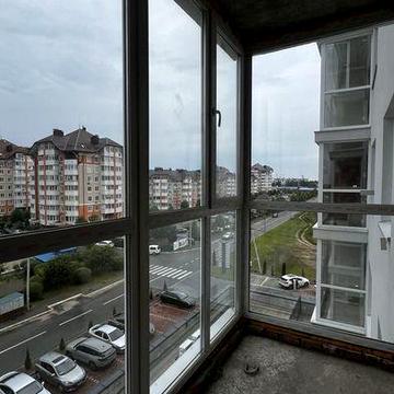 Продам квартиру 46,8 м² з панорамною лоджією та газовим опаленням