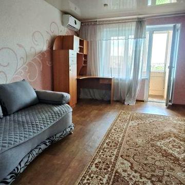Здається квартира 1 кімнатна "Розпашонка"  на 17 кварталі.