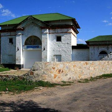 Мальовничий будинок в центрі села