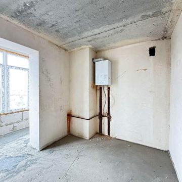 Однокімнатна квартира з наповненням. ЦЕНТР МІСТА . Опалення газове