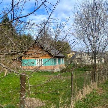 Продам будинок в центі м. Турка (30 соток землі)