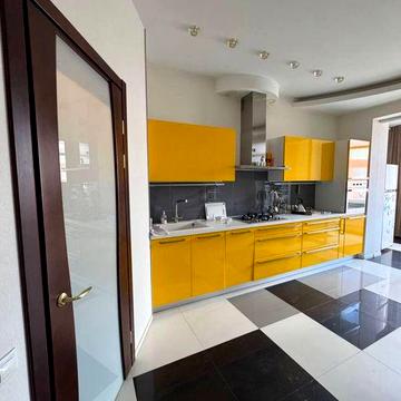 У продажу 3к квартира біля моря, в м.Чорноморськ! Ціна 150 000$