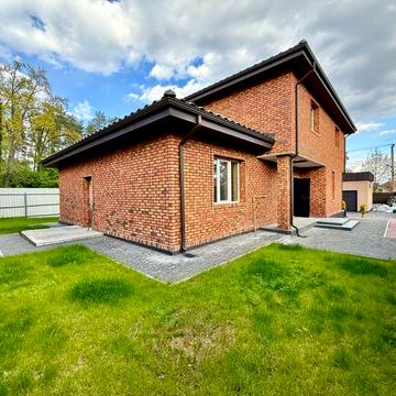 Просторий будинок у Стоянці | 207 м² | Гараж на 2 авто | 7,3 сотки