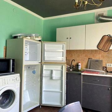 Поділ поруч зупинка квартира вільна