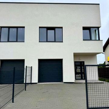 Продаж сучасного котеджу з ремонтом біля Львова. Лапаївка