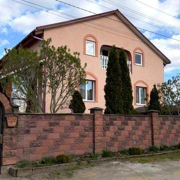 Будинок 10 км від міста