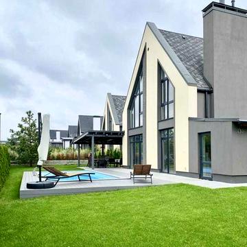 Оренда авторського будинку з басейном у преміальному КМ Villaggo