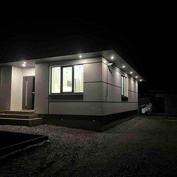 : Сучасний будинок з дизайнерським ремонтом та меблями – заїжджай і живи!