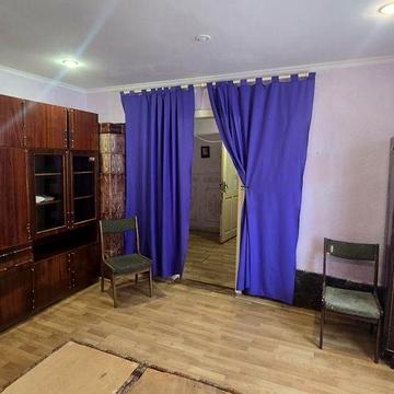 Продається 1 кімнатна в Садгорі