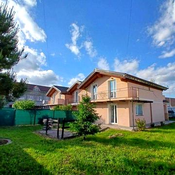 Таунхаус з ремонтом та земельною ділянкою площею 3 сотки
