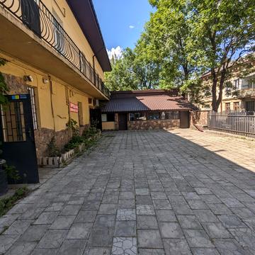 Якова Остряниці вул., 4