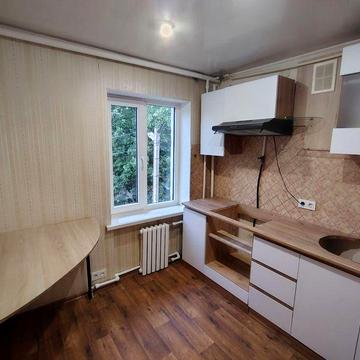 Продаж 2-кімнатної квартири площа Володимира Великого еликого