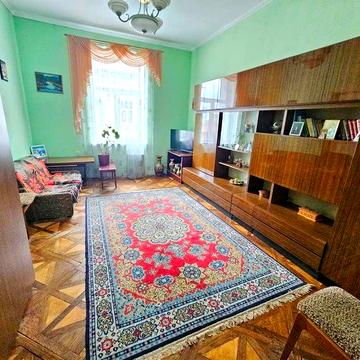 Продам, або обміняю простору 4-кімнатну квартиру в центрі м.Стрий...