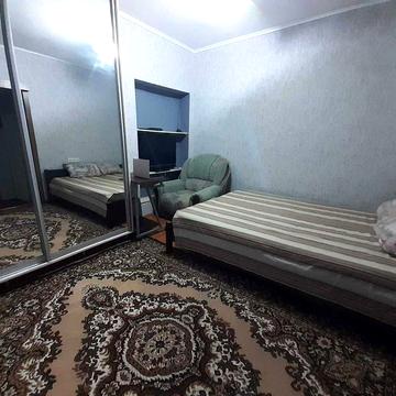 здам 1 кімнатну компактну квартиру в центрі вул Захисників Миколаєва,2 поверх, ремонт, автономне газове опалення
