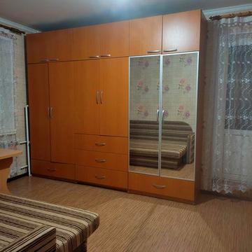 Оренда 1 к  квартири  . м. Харківська 10 хв  пішки , м. Вирлиця 7 хв пішки.