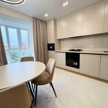 Продаж дизайнерськоі 1,5 км квартири р-н Бам