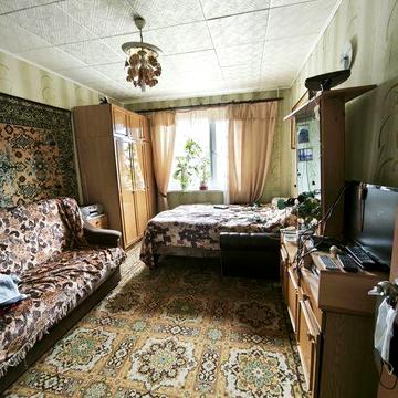 Продаю 2 кімнатну квартиру. Площа Перемоги