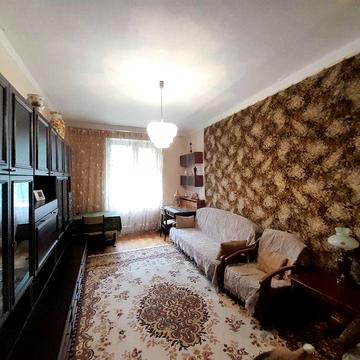 метро "Зверинецкая", ул. Маккейна 20, 3/5к, сталинка, 50/30/7 кв м