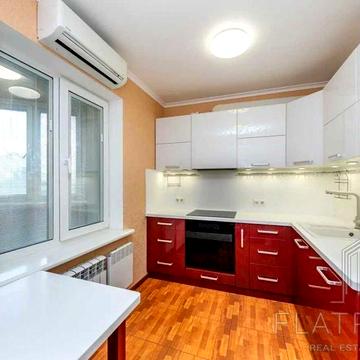 Продаж 4-х кімнатна квартира метро Академмістечко