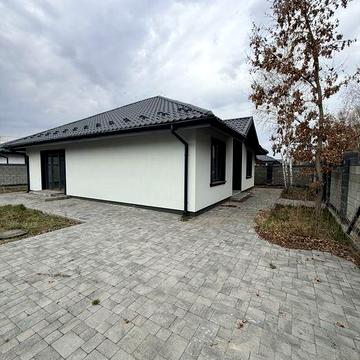 Будинок 100 м² у Ворзелі — $92 500. Котеджне містечко, ділянка 4,2 сотки, можливість підключення газу.