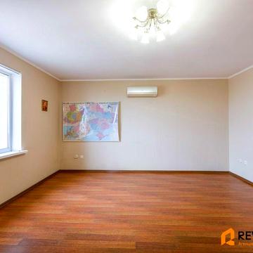 Без комісії.  Продаж 2 к квартири Дарницький район Дарницький Бульвар 8