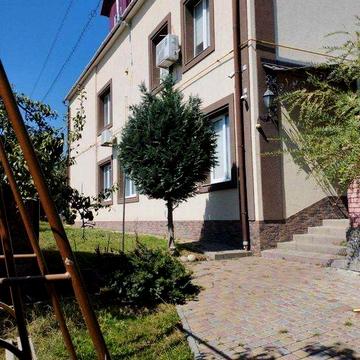 оренда БУДИНКУ в Передмісті Чернівців  с.КАМ`ЯНА