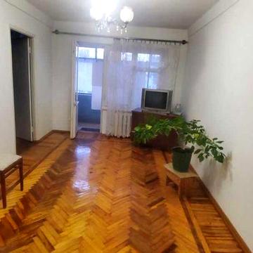 продам 3комн квартиру Чаривная 137