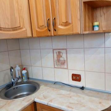 Довгосрокова оренда 1 кімнатної квартири в Запоріжжі на Бабуркі . 6 поверх 10 поверхового будинку. Квартира з хорошим ремонтом, з меблями, з технікою