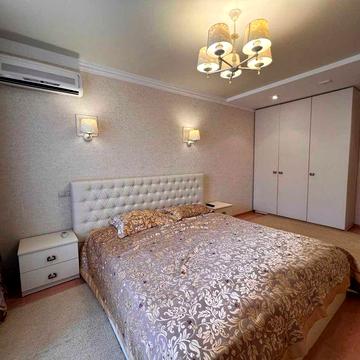 Продаж 3-кімнатної на Позняках в 2хв від метро, вул.Гмирі 1Б/6