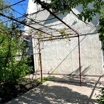 Оренда 2/3 будинку в приватному секторі в центрі від власниці