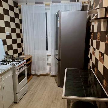 Сдам 2 к квартиру на  Заречном ,школа полиция.