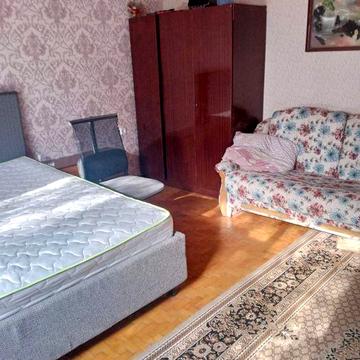Оренда вул. Дмитра Луценка  1 метро Іподром ТРЦ Республіка