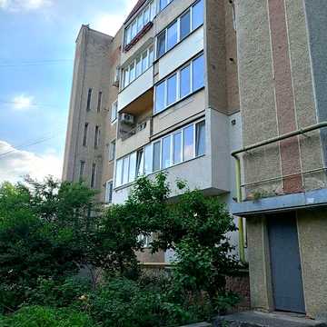 Продаж 3к Квартира Коновальця Євгена вулиця