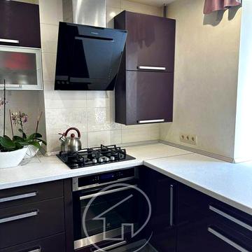 2к квартира біля Дитячого парку