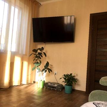 Будинок в центрі з приватизованою землею.
