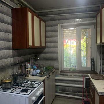 Продам частину будинку з окремим двором в районі 11 школи!