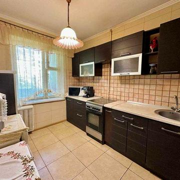 Трикімнатна квартира Північний Шухевича 66 кв.м 3 поверх ремонт житловий