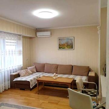 Продаж трьох кімнатної квартири в центрі Хуст