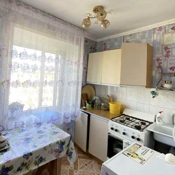 Продажа 1к квартири Святошинський Дзюби  12 поруч Зупинка швідкистного трамваю  до метро 15 хв можливо по Є програмам та безготівковий розрахунок