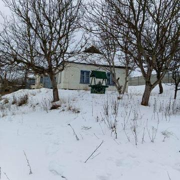 Продам хату в мальовничому селі.