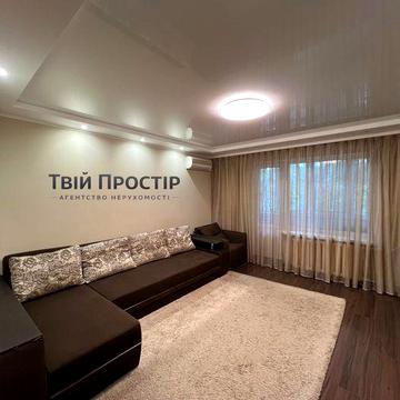 Продаж 3 кімнатної квартири в центрі міста на вулиці Українській