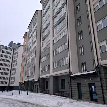 Продаю панорамну 4кімнатну квартиру на березі річки.Газифікована.110м2