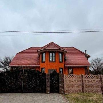 Продаж двоповерхового сучасного будинку по вул. Грозненська