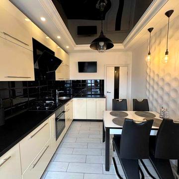 Продаж 2-к квартири з балконом та окремими кімнатами