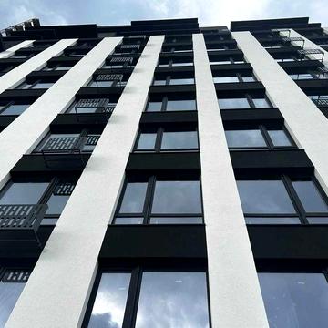 Продаж 2-кім квартири біля озера на 4 поверсі І ДЕРЖПРОГРАМИ!