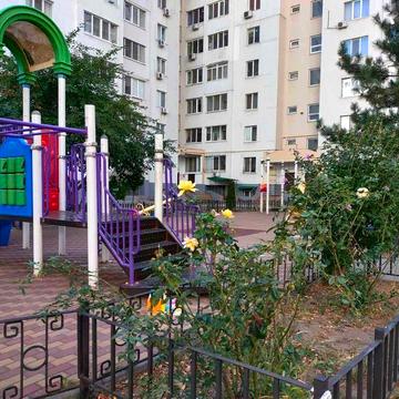 Продам 1 кім. Квартиру 47кв.м з  меблями біля Малиновського ринку