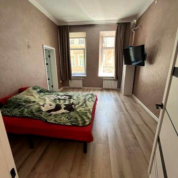 Продам двухкомнатную квартиру в центре