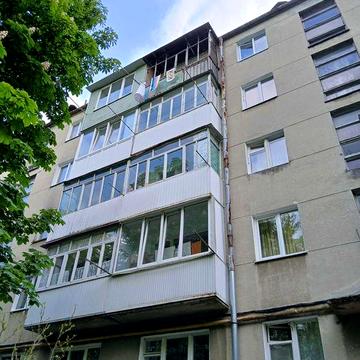 Продається двокімнатна квартира в Центрі!!! м. Новий розділ. Власник.
