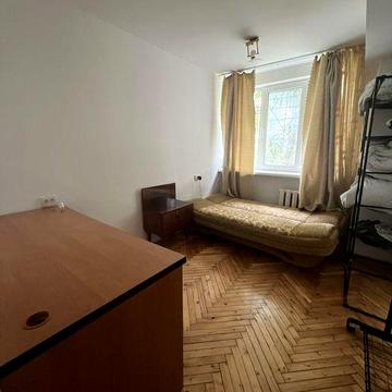 1на кімната в гуртожитку, вул Кримська, Зелена, до центру 20-25 хв